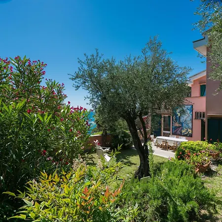 Sibilla Doltremare - Sestri * Σέστρι Λεβάντε